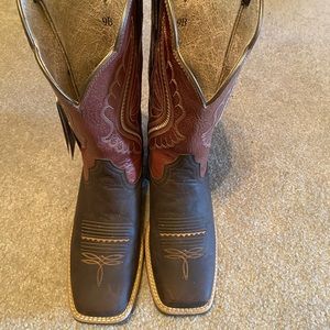 Like New Ariat Primetime Womens Boots! size 9
